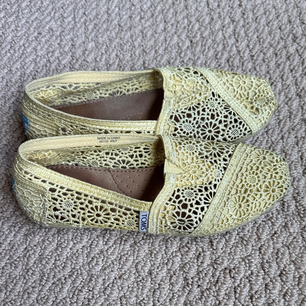 TOMS Women's Sunny Yellow Crochet Shoes